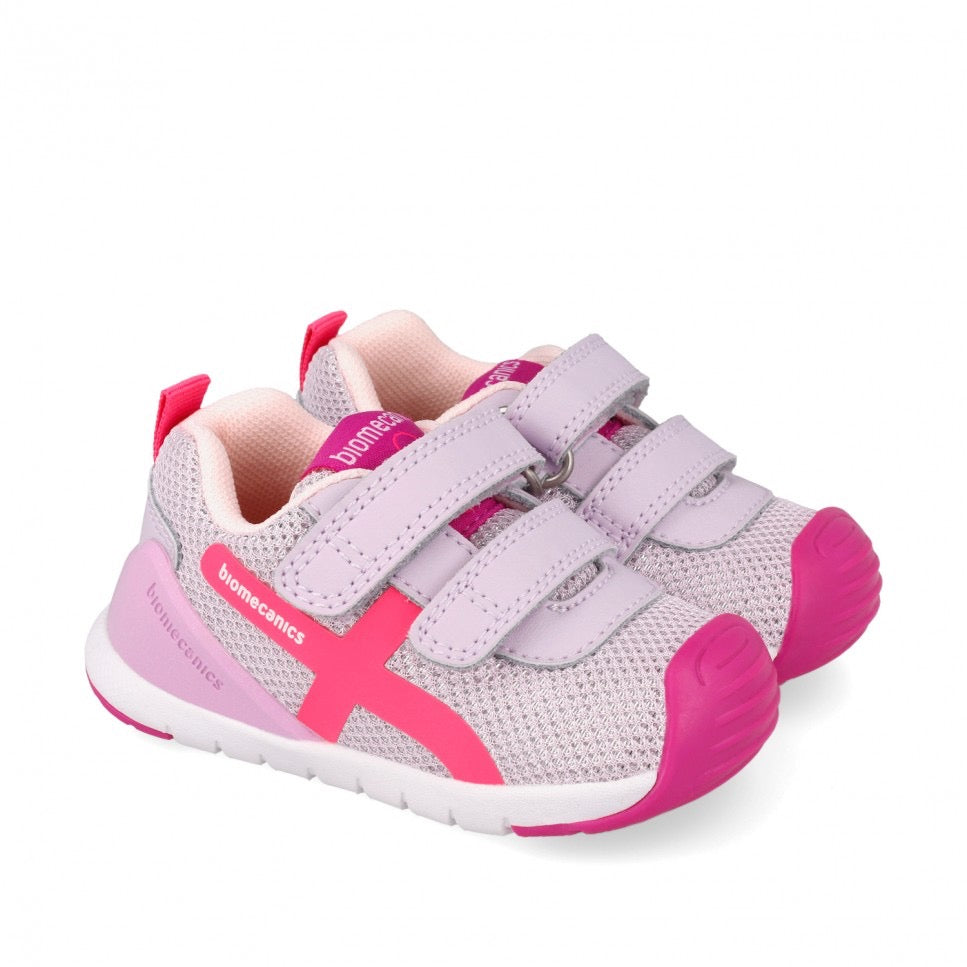 Deportivos rosa de niña para primeros pasos
